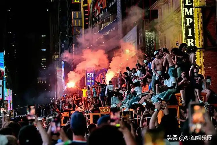 尼克斯夺冠游行引爆纽约,联盟锋线交易暗流涌动